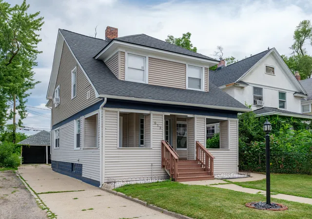 Photo 1 of Single family home for sale at 813 Reed St, Kalamazoo, MI 49001 | MLS# 66026033772 | Listing updated on 2026-07-29