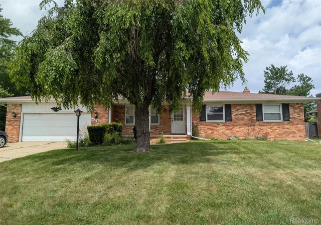 Photo 1 of Sale Pending at 1444 Knollridge Ln, Flint, MI 48507 | MLS# 20261050815 | Listing updated on 2026-09-08