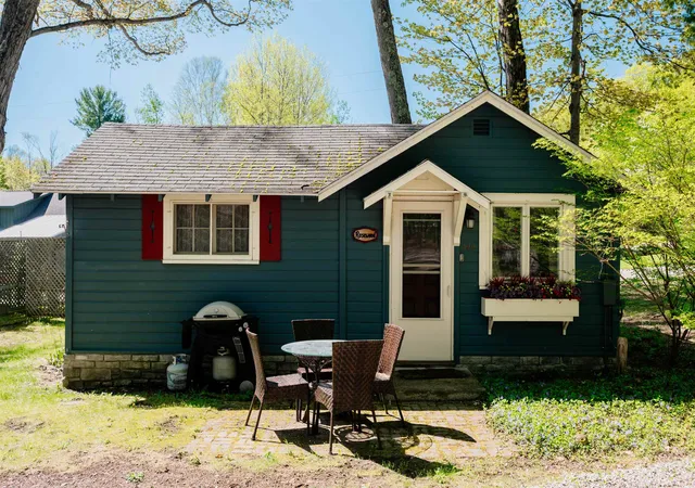 Listing Photo 4 - Condo for sale in building located at 429 S Shabwasung St, Northport, MI 49670