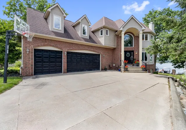 Photo 2 of Single family home for sale at 11556 Haylock, Davisburg, MI 48350 | MLS# 81026033776 | Listing updated on 2026-07-05