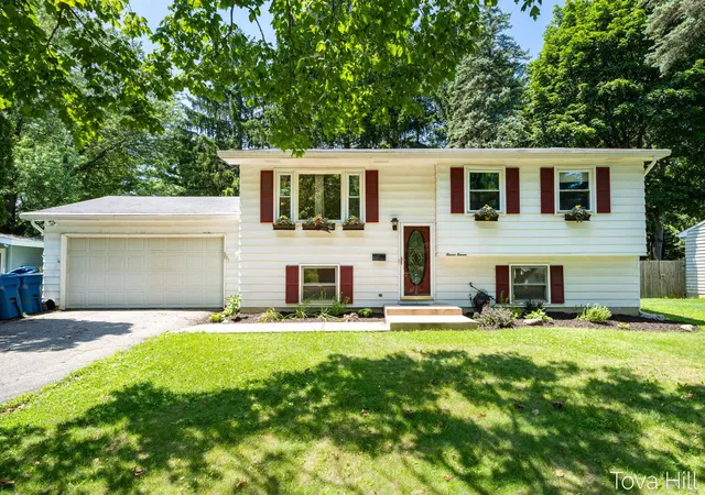 1st image of 1111 Bretton Dr, Kalamazoo, MI 49006 | MLS# 65026033777