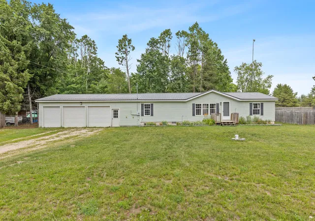 2nd image of 18720 Stonehouse Rd, Hersey, MI 49639 | MLS# 72026033789