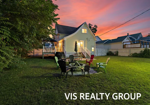 2nd image of 627 Fulton Ave, Grand Haven, MI 49417 | MLS# 71026033792