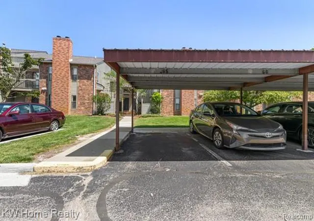 2nd image of 20791 Indian Creek Dr #78, Farmington Hills, MI 48335 | MLS# 20261050828