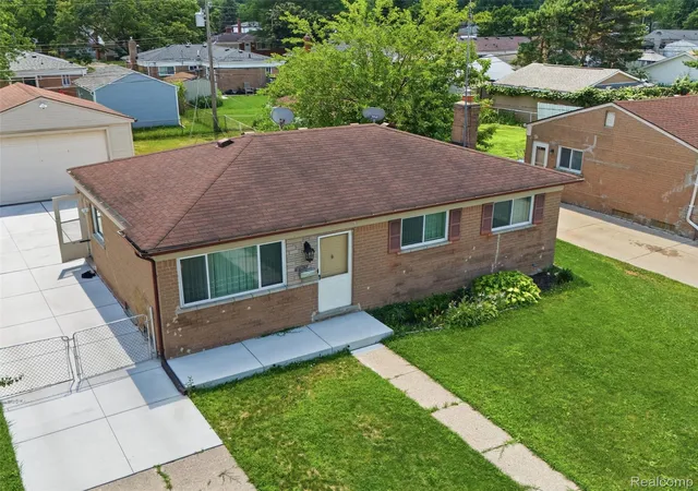 Photo 2 of Single family home for sale at 3218 E 14 Mile Rd, Warren, MI 48092 | MLS# 20261050833 | Listing updated on 2026-09-28
