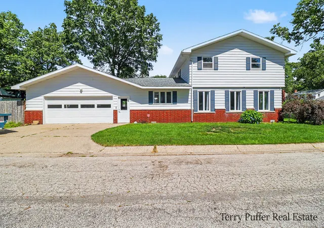 Photo 2 of Single family home for sale at 695 Miller Dr, Muskegon, MI 49445 | MLS# 71026033797 | Listing updated on 2026-09-08