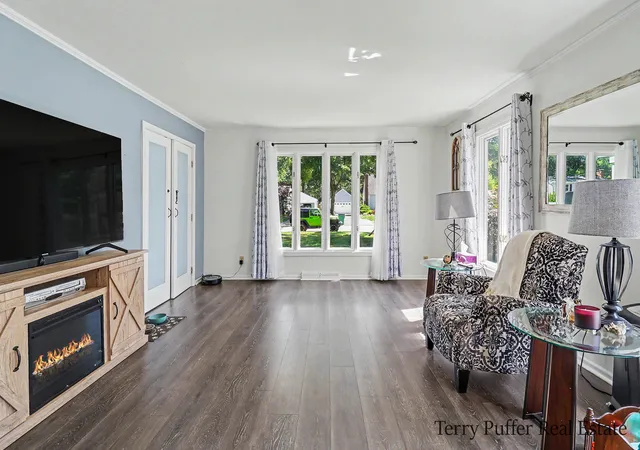 Photo 3 of Single family home for sale at 695 Miller Dr, Muskegon, MI 49445 | MLS# 71026033797 | Listing updated on 2026-09-08