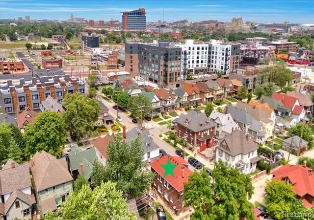 Listing Photo 2 - Condo for sale in building located at 1933 11th Unit #1st St, Detroit, MI 48216