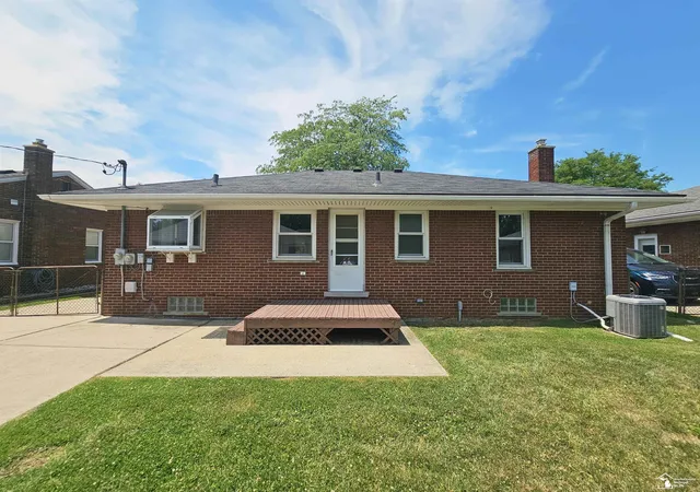 Photo 4 of Single family home for sale at 2955 Bridge St, Trenton, MI 48183 | MLS# 57050213777 | Listing updated on 2026-09-06