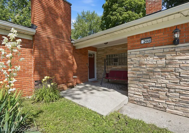 Photo 2 of Single family home for sale at 2444 Anders Dr, Waterford, MI 48329 | MLS# 20261050859 | Listing updated on 2026-09-08