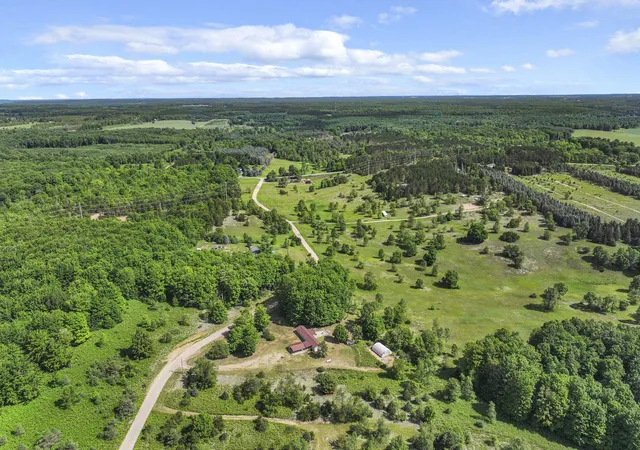 Photo 1 of Single family home for sale at 4622 Vista Valley Trl, Mesick, MI 49668 | MLS# 78080070672 | Listing updated on 2026-07-09