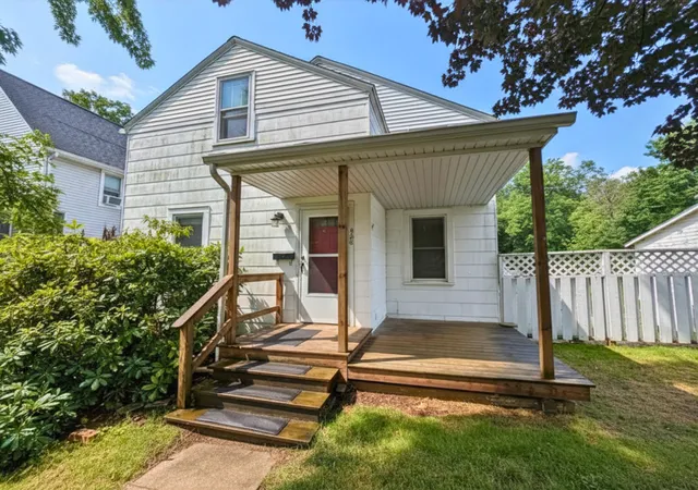 1st image of 928 Phoenix St, South Haven, MI 49090 | MLS# 69026033814
