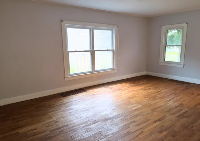 2nd image of 928 Phoenix St, South Haven, MI 49090 | MLS# 69026033814