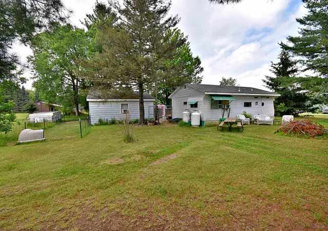 Photo 3 of Single family home for sale at 1061 N Anderson St, Lake City, MI 49651 | MLS# 78080070675 | Listing updated on 2026-07-12