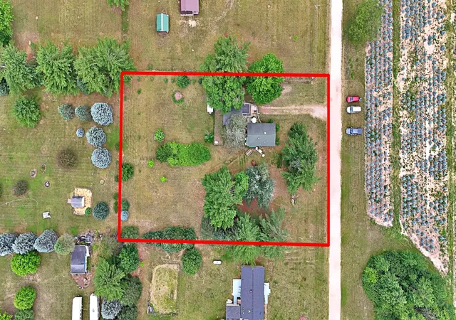 Photo 5 of Single family home for sale at 1061 N Anderson St, Lake City, MI 49651 | MLS# 78080070675 | Listing updated on 2026-07-12