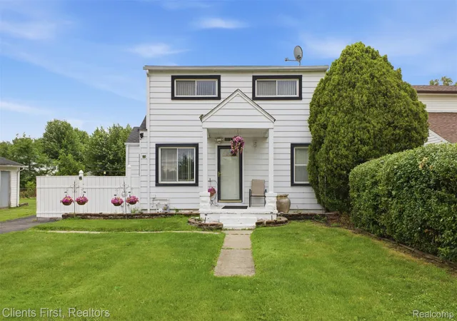 Photo 3 of Single family home for sale at 15182 Cooper St, Taylor, MI 48180 | MLS# 20261050877 | Listing updated on 2026-07-14