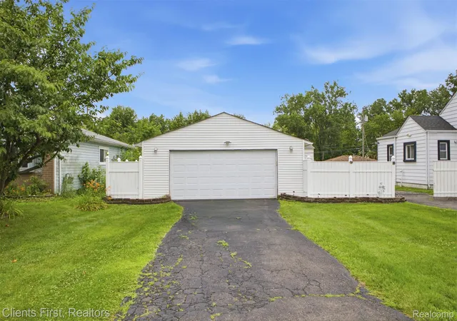 Photo 3 of Single family home for sale at 15182 Cooper St, Taylor, MI 48180 | MLS# 20261050877 | Listing updated on 2026-07-14