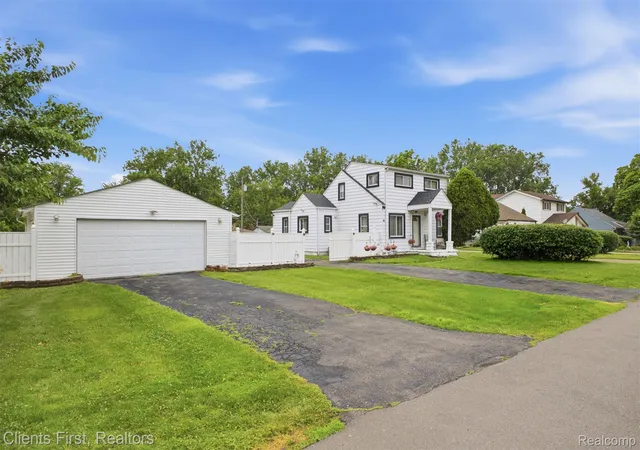 Photo 4 of Single family home for sale at 15182 Cooper St, Taylor, MI 48180 | MLS# 20261050877 | Listing updated on 2026-07-14