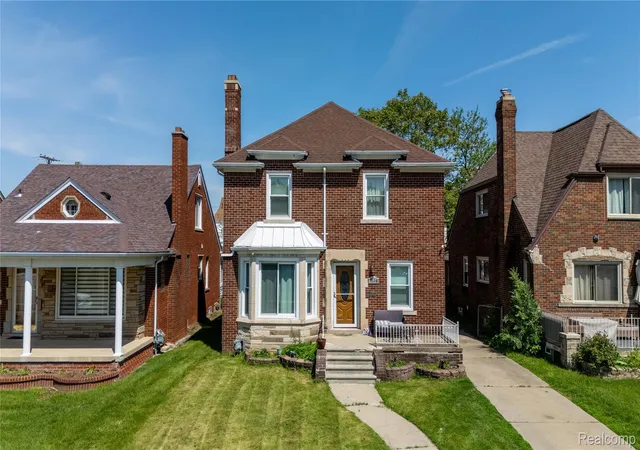Photo 2 of Single family home for sale at 7620 Middlepointe St, Dearborn, MI 48126 | MLS# 20261050879 | Listing updated on 2026-08-22
