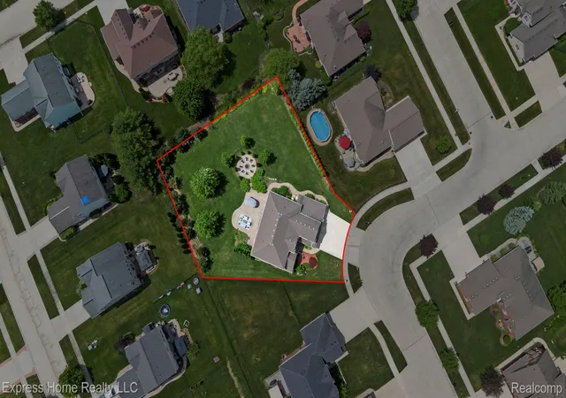 Photo 4 of Single family home for sale at 56713 Peach Tree Ln, Macomb, MI 48042 | MLS# 20261050882 | Listing updated on 2026-07-26
