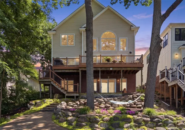 Photo 1 of Single family home for sale at 3962 Highcrest Dr, Brighton, MI 48116 | MLS# 20261050915 | Listing updated on 2026-08-27