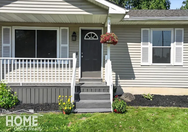 Photo 1 of Sale Pending at 422 S Williams St, Perry, MI 48872 | MLS# 5050213790 | Listing updated on 2026-07-10