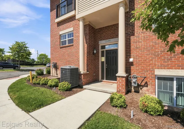 3rd image of 25495 Grandview Ln #25, Novi, MI 48375 | MLS# 20261050956
