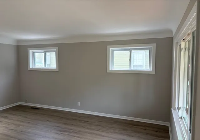Photo 3 of Single family home for sale at 1118 Simcoe Ave, Flint, MI 48507 | MLS# 5050213799 | Listing updated on 2026-09-10