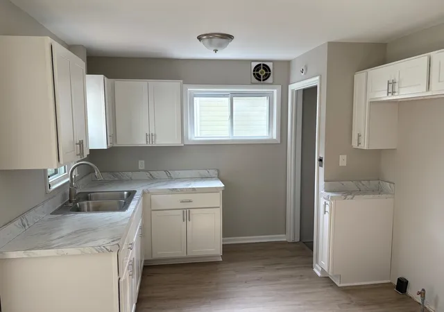 Photo 4 of Single family home for sale at 1118 Simcoe Ave, Flint, MI 48507 | MLS# 5050213799 | Listing updated on 2026-09-10
