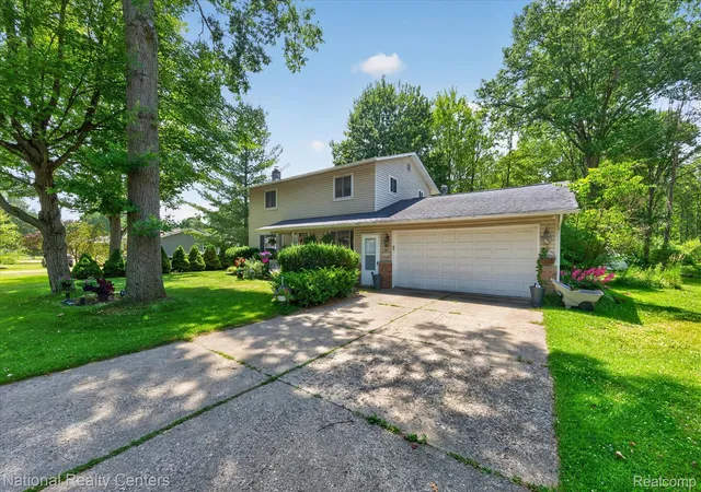 Photo 2 of Single family home for sale at 9472 Lakepointe Blvd, Clay, MI 48001 | MLS# 20261050985 | Listing updated on 2026-08-19