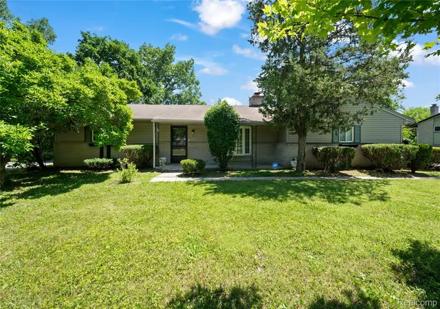 Photo 1 of Single family home for sale at 28924 Lorikay St W, Farmington Hills, MI 48334 | MLS# 20261051010 | Listing updated on 2026-09-11