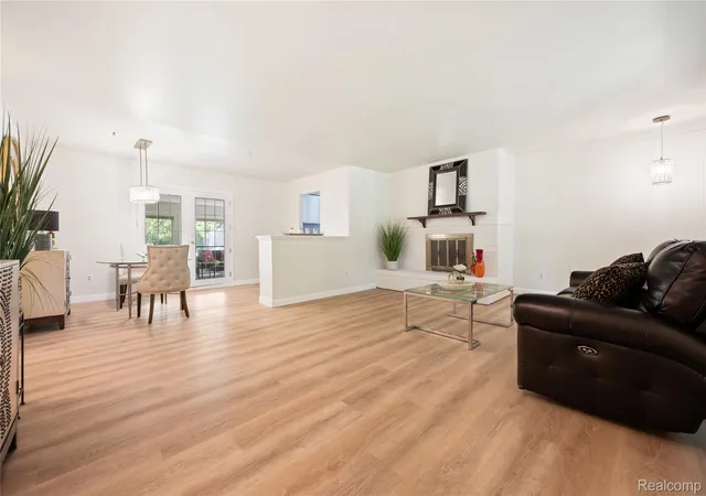 Photo 3 of Single family home for sale at 28924 Lorikay St W, Farmington Hills, MI 48334 | MLS# 20261051010 | Listing updated on 2026-09-11