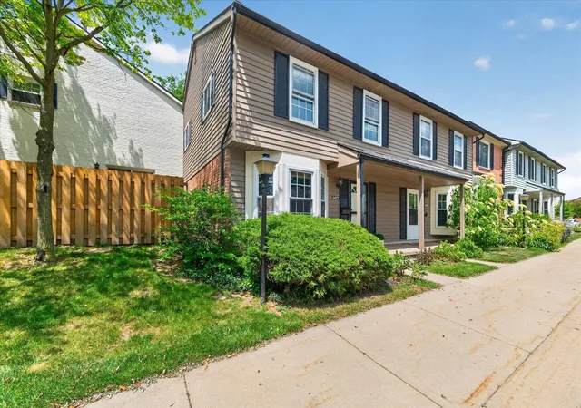 3rd image of 3477 Burbank Dr, Ann Arbor, MI 48105 | MLS# 81026033879