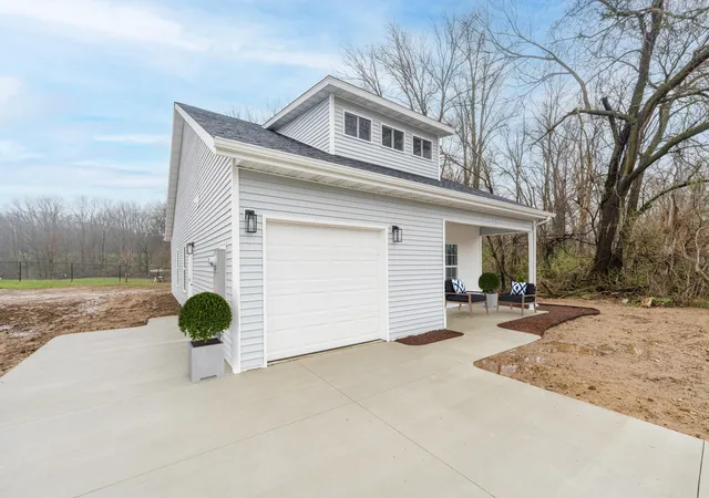 Single family home for sale at 2301 Oxford St, Kalamazoo, MI 49004 | MLS# 66026033881 | Listing updated on 2026-08-31