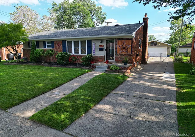 Photo 1 of Sale Pending at 32125 Oakley St, Livonia, MI 48154 | MLS# 20261051047 | Listing updated on 2026-07-26