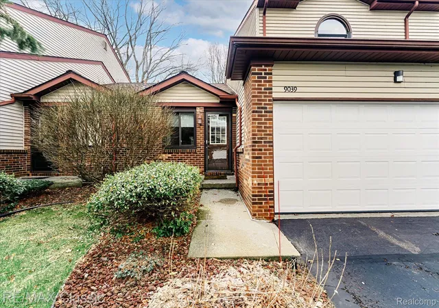 Photo 3 of Condo for sale at 9039 Lake E Rd #45, Clarkston, MI 48348 | MLS# 20261051051 | Listing updated on 2026-09-17