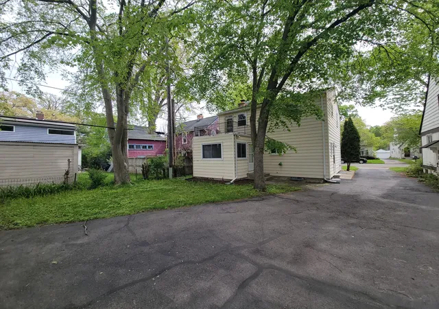 Photo 3 of Single family home for sale at 1408 E Park Pl, Ann Arbor, MI 48104 | MLS# 81026033903 | Listing updated on 2026-08-20