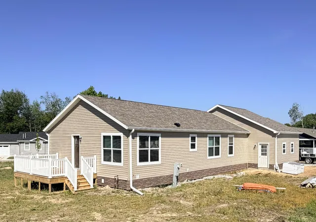 Photo 1 of Single family home for sale at 2148 Alta Vista Dr, East Bay Township Grand Traverse, MI 49686 | MLS# 78080070698 | Listing updated on 2026-09-10