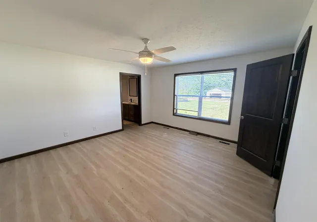 Photo 4 of Single family home for sale at 2148 Alta Vista Dr, East Bay Township Grand Traverse, MI 49686 | MLS# 78080070698 | Listing updated on 2026-09-10