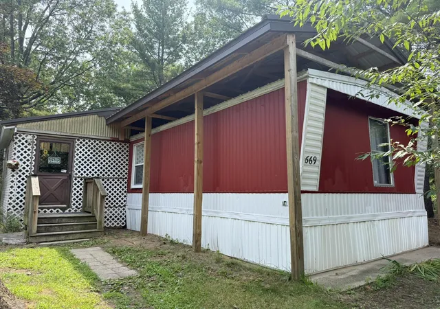 Photo 1 of Single family home for sale at 669 Linden Rd, Twin Lake, MI 49457 | MLS# 71026033911 | Listing updated on 2026-09-01