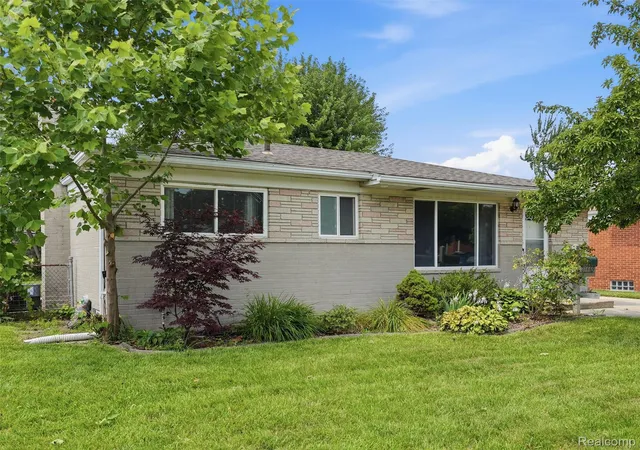 Photo 2 of Single family home for sale at 27469 Cosgrove Dr, Warren, MI 48092 | MLS# 20261051078 | Listing updated on 2026-09-08