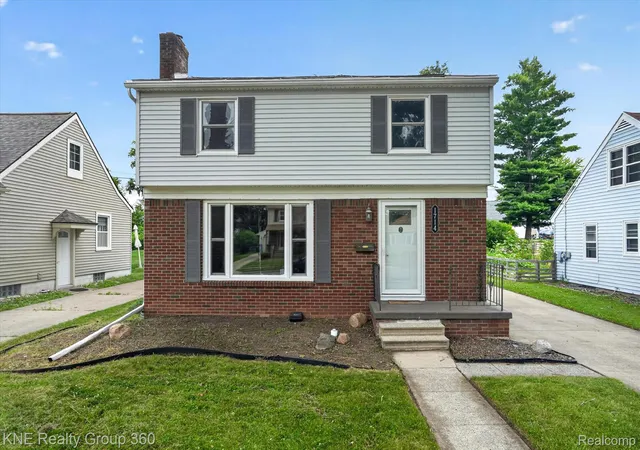 2nd image of 1714 Cooper Ave, Lansing, MI 48910 | MLS# 20261051081