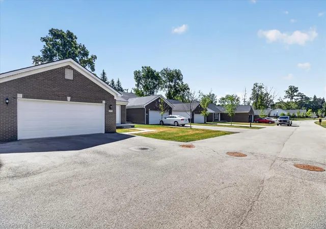 Photo 1 of Multi family home for sale at 26640 Orchard Lake Rd, Farmington Hills, MI 48334 | MLS# 20261051110 | Listing updated on 2026-08-04