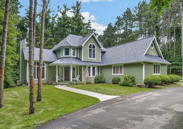 Photo 1 of Single family home for sale at 8120 Glenwynd Dr, Kalamazoo, MI 49009 | MLS# 66026033925 | Listing updated on 2026-08-07