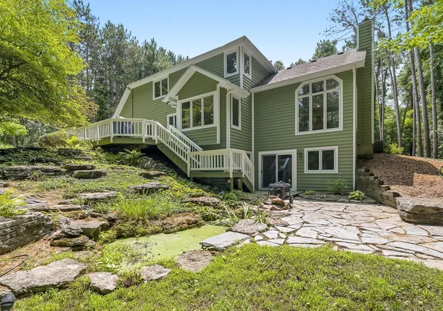 Photo 4 of Single family home for sale at 8120 Glenwynd Dr, Kalamazoo, MI 49009 | MLS# 66026033925 | Listing updated on 2026-08-07