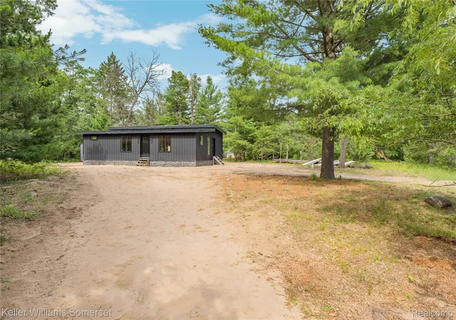 2nd image of 202 Antelope Trl, Prudenville, MI 48651 | MLS# 20261051117