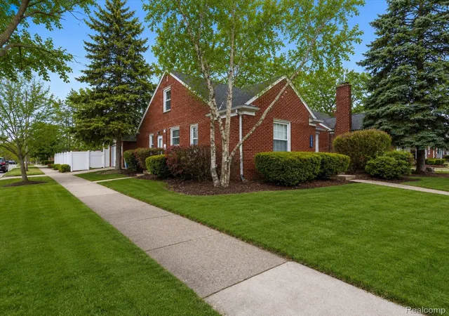 31st image of 2090 Bradford Rd, Birmingham, MI 48009 | MLS# 20261051125
