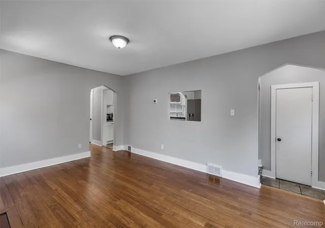 Photo 3 of Single family home for sale at 3948 Grayton St, Detroit, MI 48224 | MLS# 20261051135 | Listing updated on 2026-09-09
