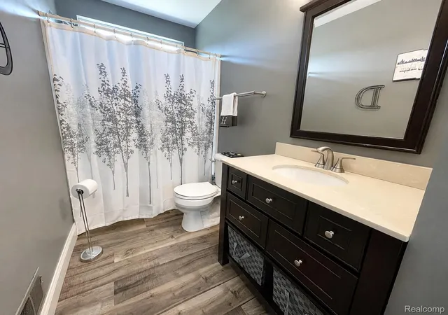 Photo 3 of Condo for sale at 2015 Pauls Ct, Marysville, MI 48040 | MLS# 20261051134 | Listing updated on 2026-09-17