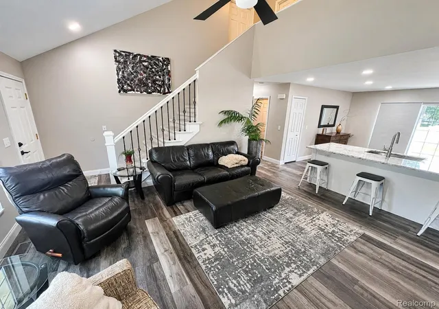 Photo 4 of Condo for sale at 2015 Pauls Ct, Marysville, MI 48040 | MLS# 20261051134 | Listing updated on 2026-09-17